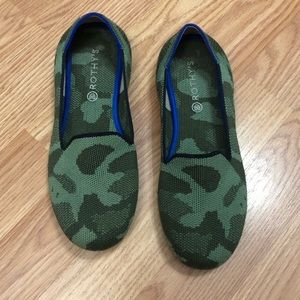 Rothy’s cute camo size 4 kids or Women’s 5 ballerina flats loafers